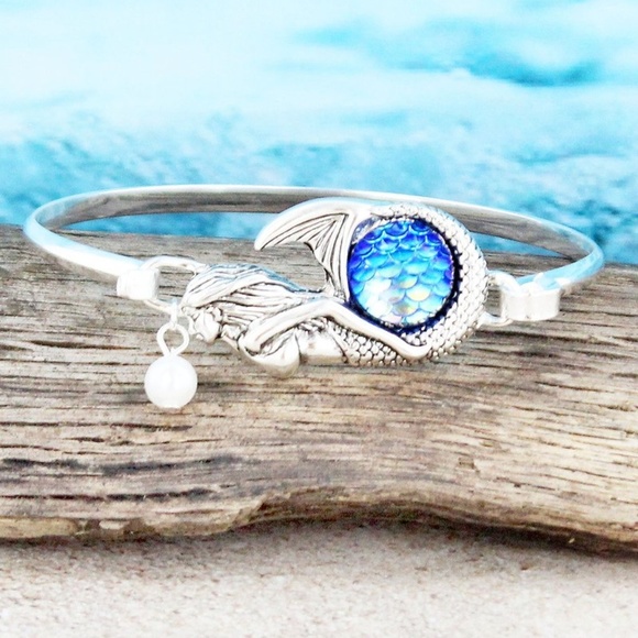 Jewelry - Women's Mermaid with Blue Scales Bracelet